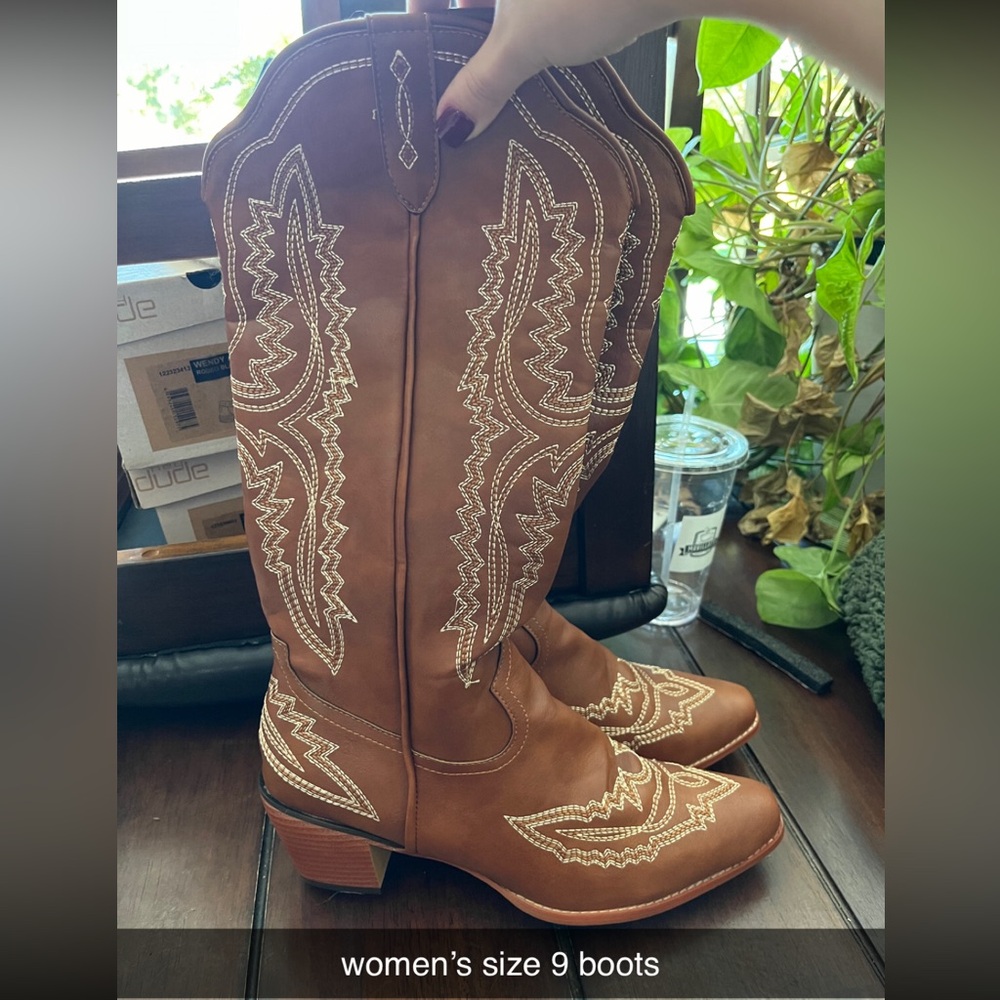Women’s Size 9 Boots